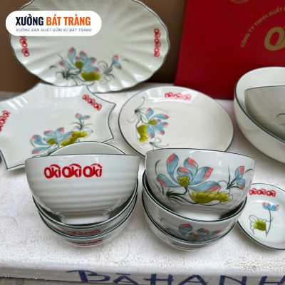 Alternative view of Bộ bát đĩa in logo 13 món men sứ trắng hoạ tiết hoa sen XBT-BĐ05