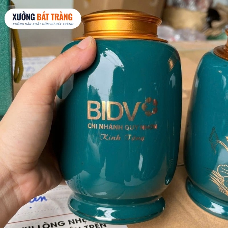 Hũ đựng trà in logo màu xanh cổ vịt vẽ vàng kim hoạ tiết hoa sen XBT-HT03 - Ảnh 4