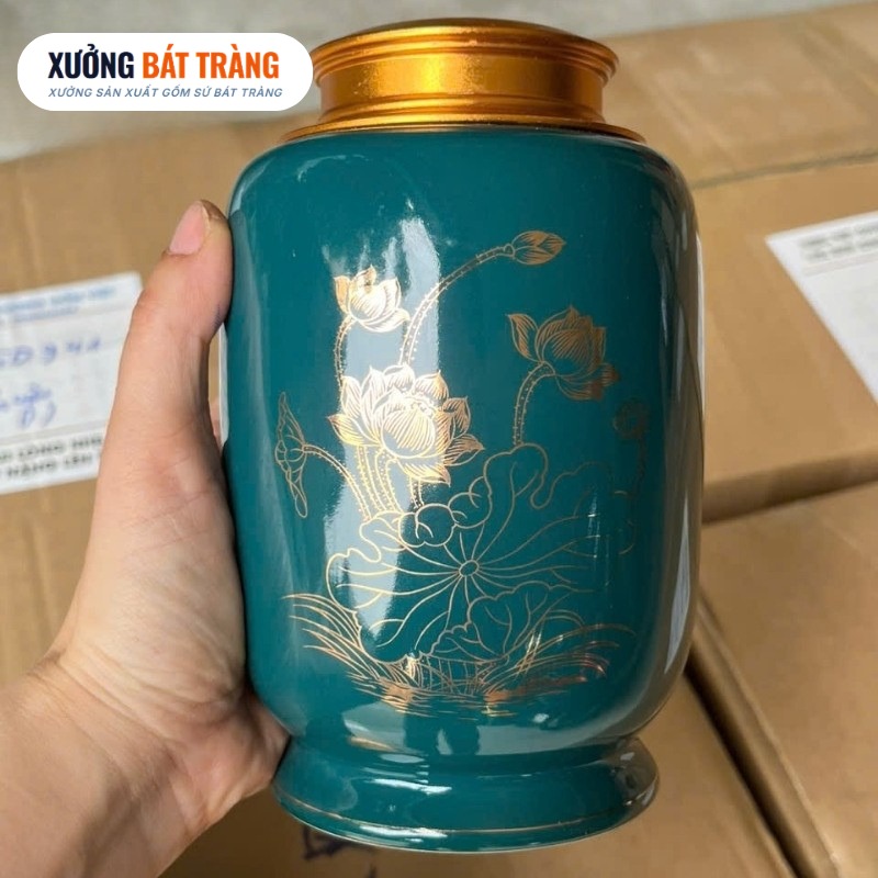 Hũ đựng trà in logo màu xanh cổ vịt vẽ vàng kim hoạ tiết hoa sen XBT-HT03 - Ảnh 3