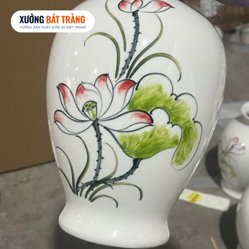 Lọ hoa in logo màu trắng dáng trứng loe vẽ hoạ tiết hoa sen chiều cao 24cm XBT-LH02 - Ảnh 4