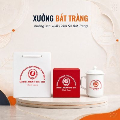 Ly sứ in logo dáng trụ quai vuông có nắp màu trắng dung tích 350ml XBT-LS01 - Ảnh đại diện